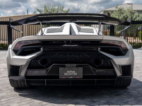 Used 2021 Lamborghini Huracan STO RWD image 5