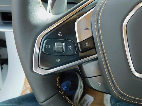 New 2026 Chevrolet Corvette Stingray Premium Conv w/ Z51 Performance Package image 31