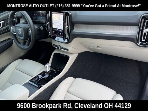 New 2026 Volvo XC40 B5 Ultra w/ Protection Package Premier image 17