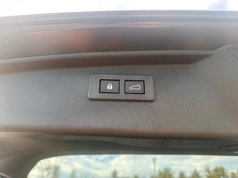 New 2025 Subaru Outback Premium image 11