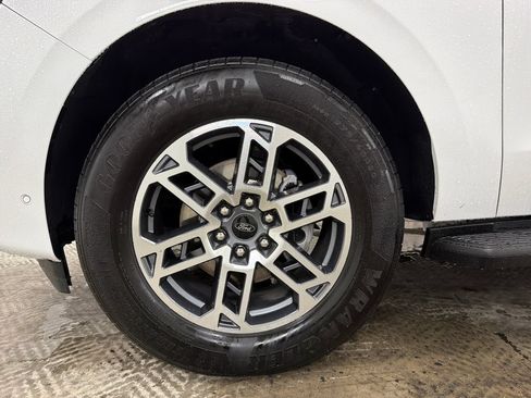 Certified 2025 Ford Expedition Active RWD image 14