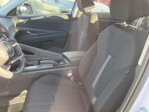 New 2026 Hyundai Elantra SE FWD image 10