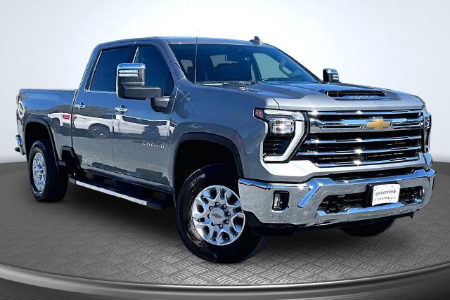 Used 2026 Chevrolet Silverado 2500 LTZ AWD/4WD image 3
