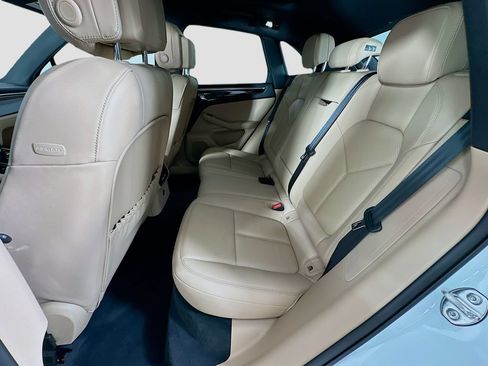 Certified 2026 Porsche Macan AWD/4WD image 24