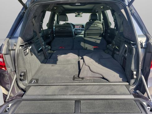 Used 2021 BMW X7 xDrive40i w/ Premium Package image 9