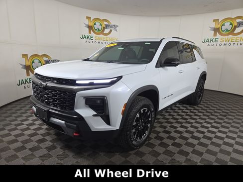Certified 2026 Chevrolet Traverse Z71 w/ LPO, Floor Liner Package AWD/4WD image 3