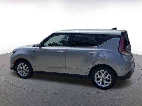 Used 2025 Kia Soul LX w/ LX Technology Package image 9