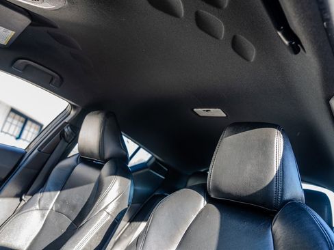 Used 2018 Toyota C-HR XLE image 27