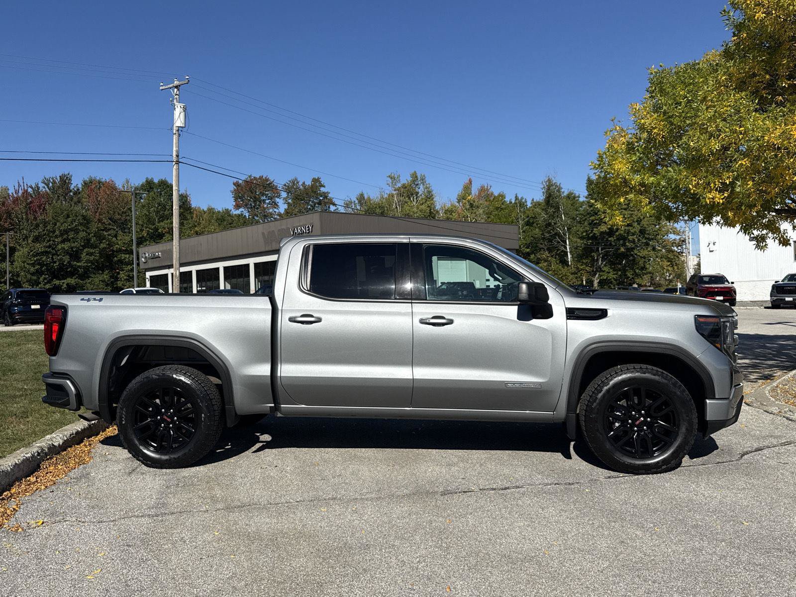 Used 2023 GMC Sierra 1500 Elevation AWD/4WD image 10