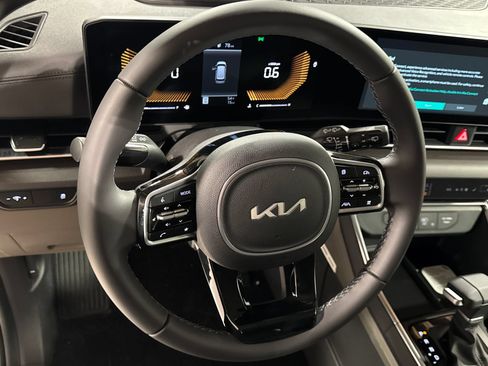 New 2026 Kia Carnival EX FWD image 15