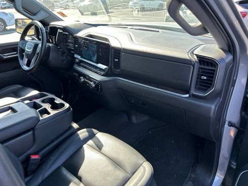 Used 2025 GMC Sierra 1500 SLT AWD/4WD image 39