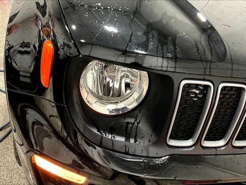 Used 2023 Jeep Renegade Latitude AWD/4WD image 29