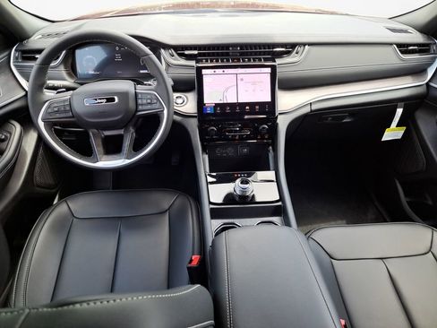 New 2025 Jeep Grand Cherokee L Limited w/ Black Appearance Package image 10