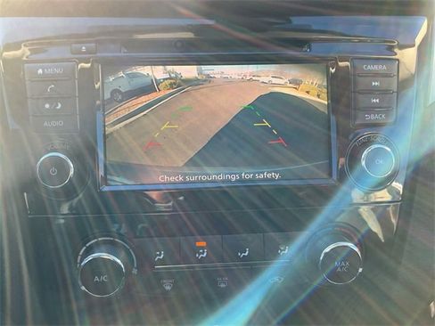 Used 2021 Nissan Rogue Sport S image 28