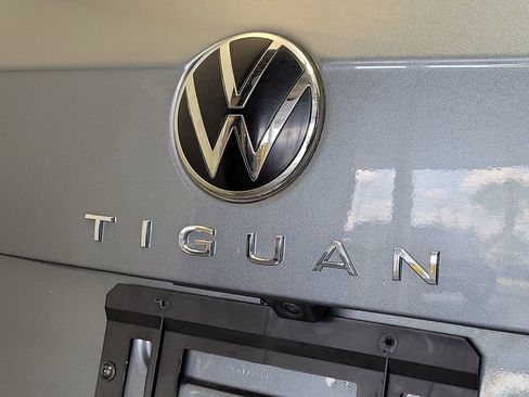 Used 2023 Volkswagen Tiguan SE FWD image 7