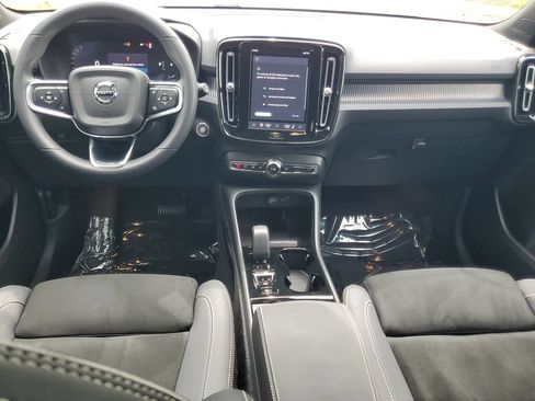 Certified 2023 Volvo XC40 B5 Plus w/ Climate Package AWD/4WD image 14