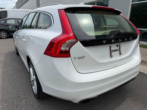 Used 2015 Volvo V60 T5 Premier FWD image 12