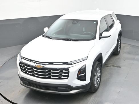 Used 2025 Chevrolet Equinox LT FWD image 33