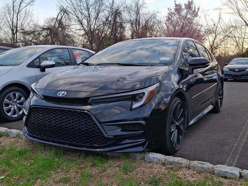 Certified 2025 Toyota Corolla SE image 5