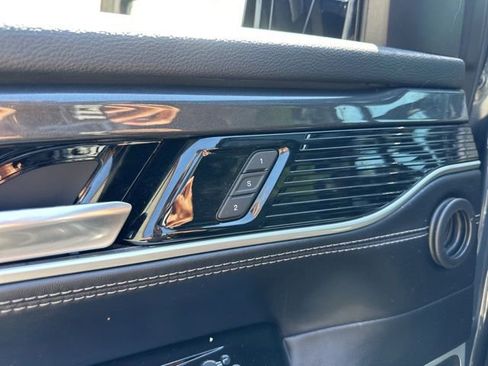 Used 2023 Jeep Wagoneer 4WD w/ Premium Group I image 17