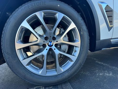New 2026 BMW X5 sDrive40i image 10