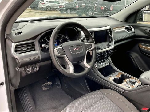 Used 2023 GMC Acadia SLE w/ Driver Convenience Package image 14