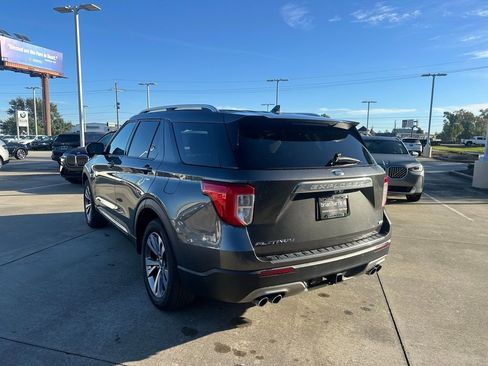 Used 2020 Ford Explorer Platinum w/ Premium Technology Package image 5