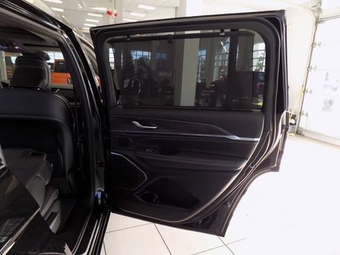 New 2025 Jeep Grand Cherokee L Overland image 40