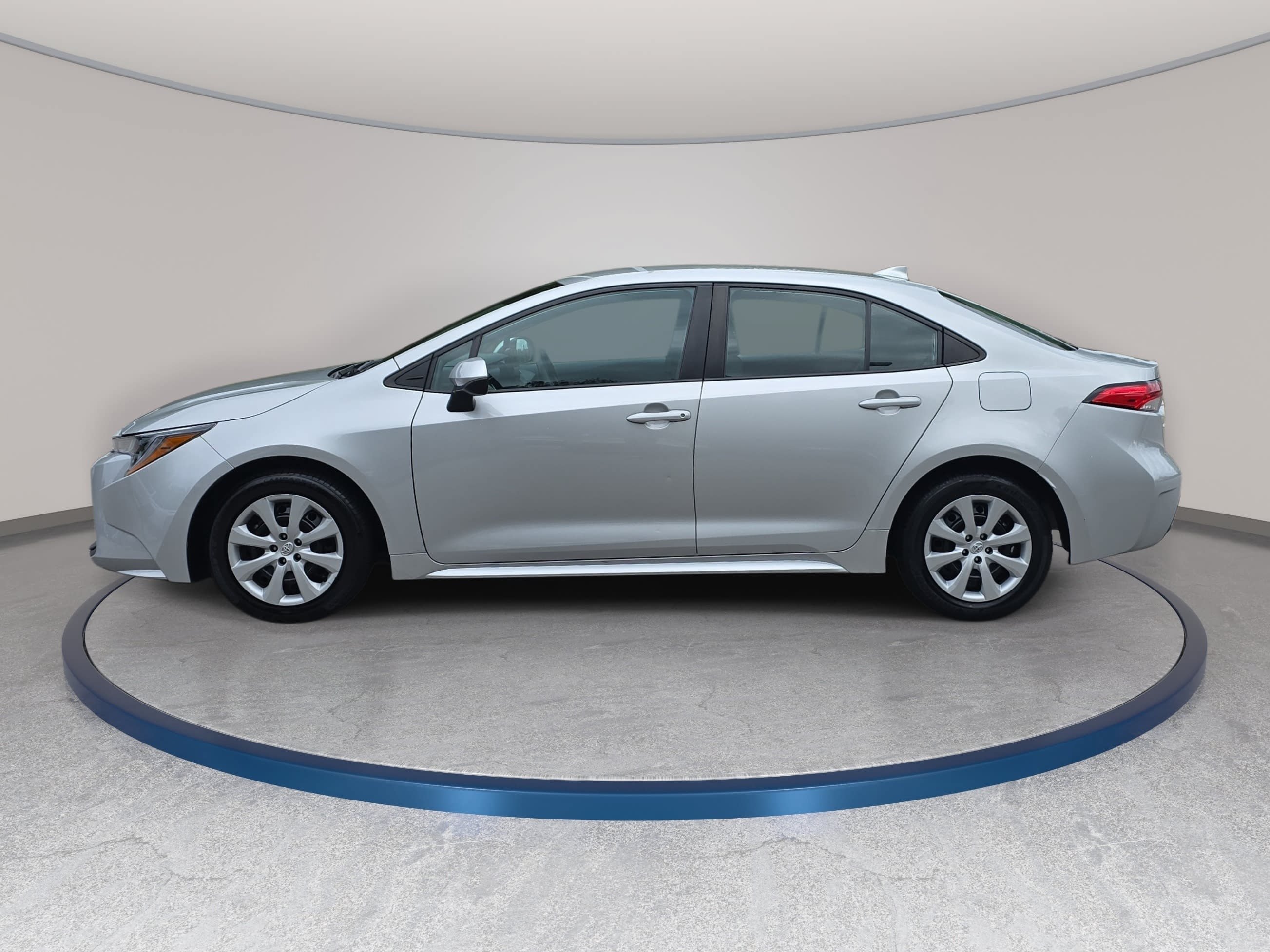 Used 2024 Toyota Corolla LE FWD image 8