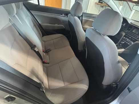 Used 2020 Hyundai Elantra SE FWD image 7