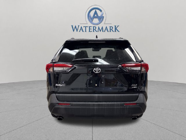 Used 2021 Toyota RAV4 XLE Premium AWD/4WD image 3