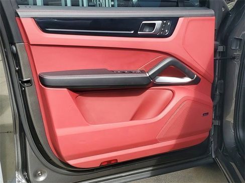 Certified 2023 Porsche Cayenne Turbo image 18