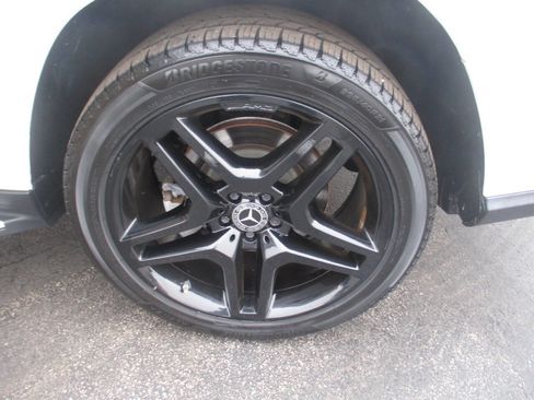 Used 2017 Mercedes-Benz GLS 450 4MATIC image 33