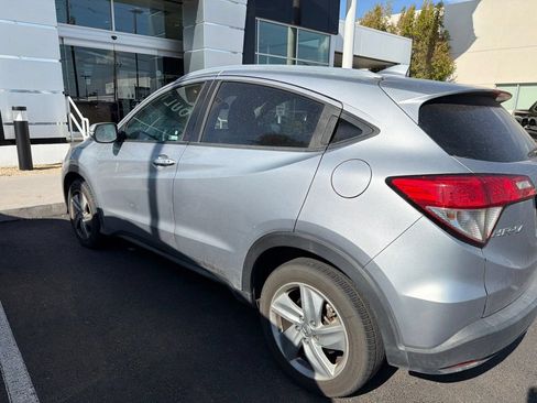 Used 2019 Honda HR-V EX image 2