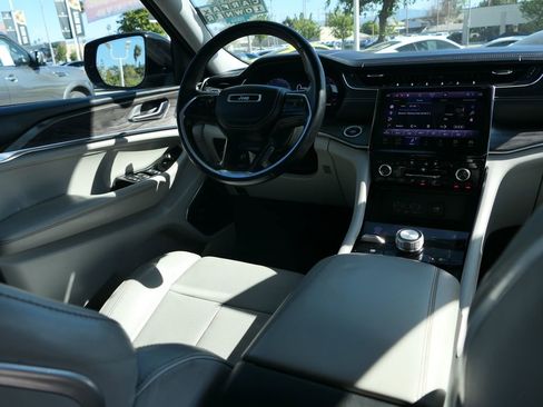 Used 2021 Jeep Grand Cherokee L Overland w/ Luxury Tech Group IV image 26