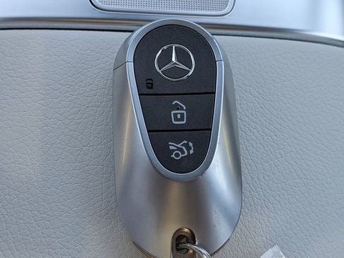 Used 2026 Mercedes-Benz GLC 300 image 32