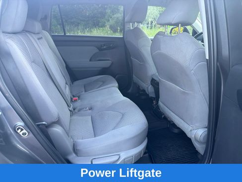 Used 2023 Toyota Highlander LE AWD/4WD image 23