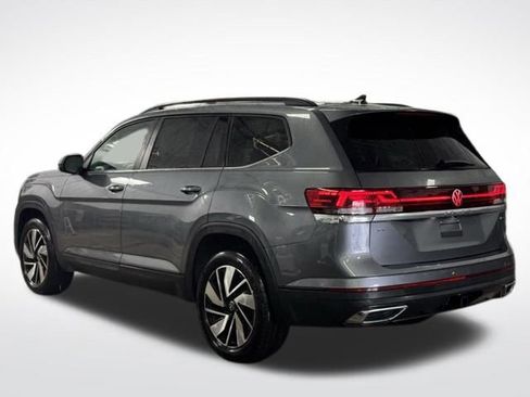 Used 2025 Volkswagen Atlas SE image 8