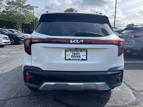 Used 2024 Kia Seltos EX FWD image 4