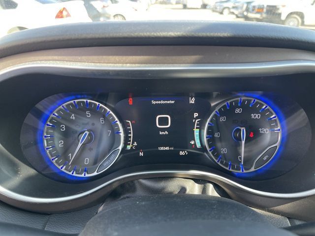 Used 2017 Chrysler Pacifica Touring-L Plus w/ Advanced Safetytec Group FWD image 15
