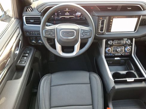 Used 2023 GMC Yukon XL Denali AWD/4WD image 13