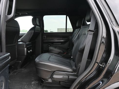 Used 2018 Ford Expedition Limited w/ Equipment Group 301A RWD image 19