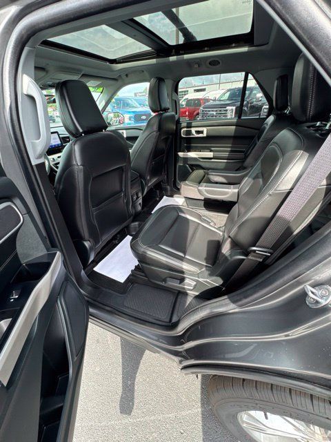 Used 2023 Ford Explorer XLT w/ Equipment Group 202A AWD/4WD image 28