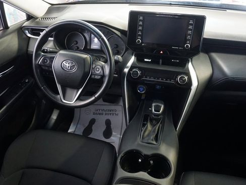 Certified 2022 Toyota Venza LE image 28