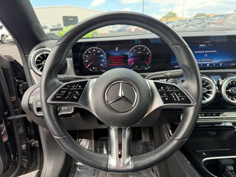 Used 2025 Mercedes-Benz CLA 250 image 12