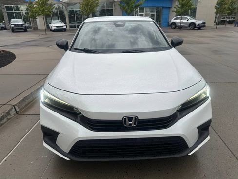 Used 2023 Honda Civic Sport image 8