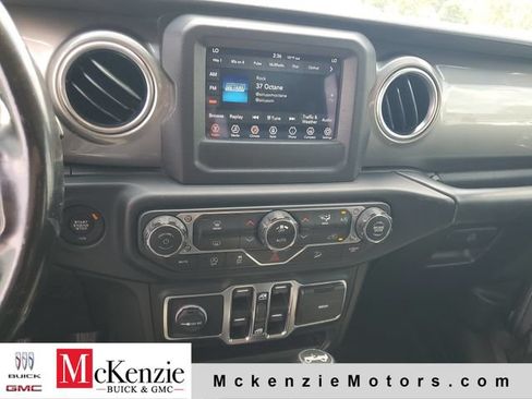Used 2020 Jeep Wrangler Unlimited Sahara AWD/4WD image 15