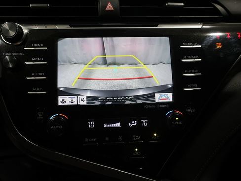 Used 2019 Toyota Camry XLE FWD image 26