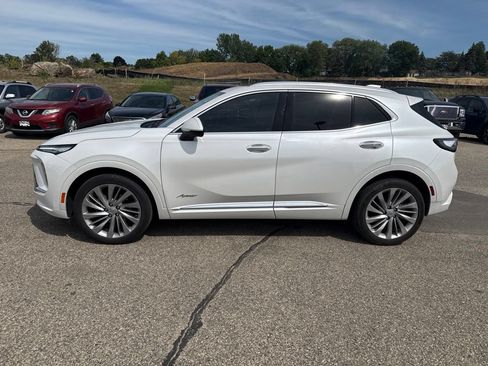 Used 2025 Buick Envision Avenir AWD/4WD image 4