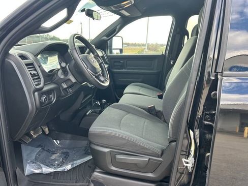 Used 2024 RAM 2500 Tradesman w/ Chrome Appearance Group image 29